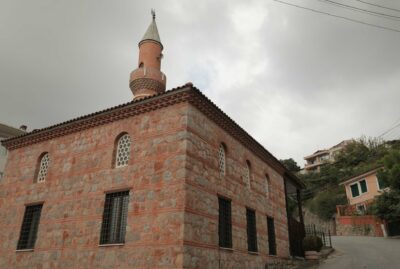 Alaca Mescit Camii